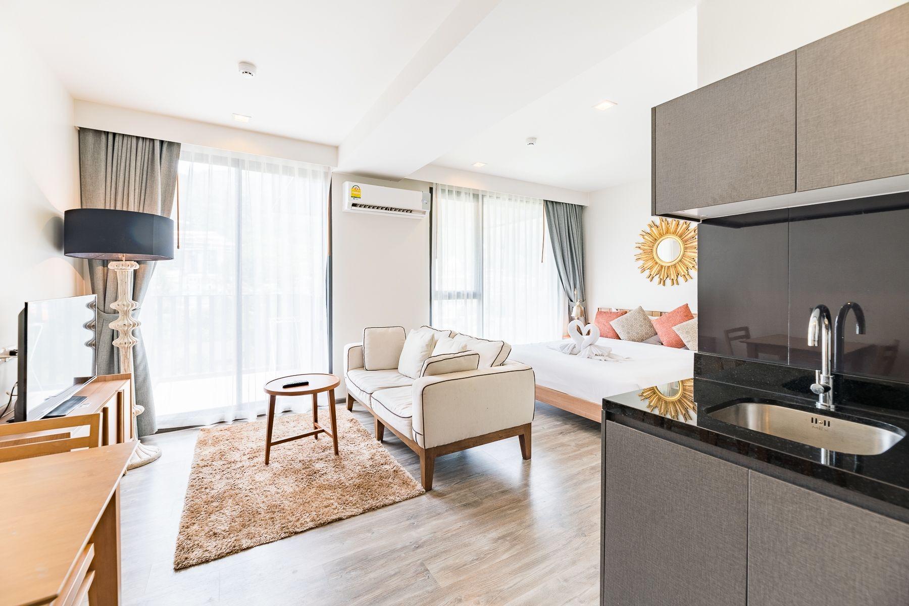 The Deck Condo Patong By Vip Buitenkant foto