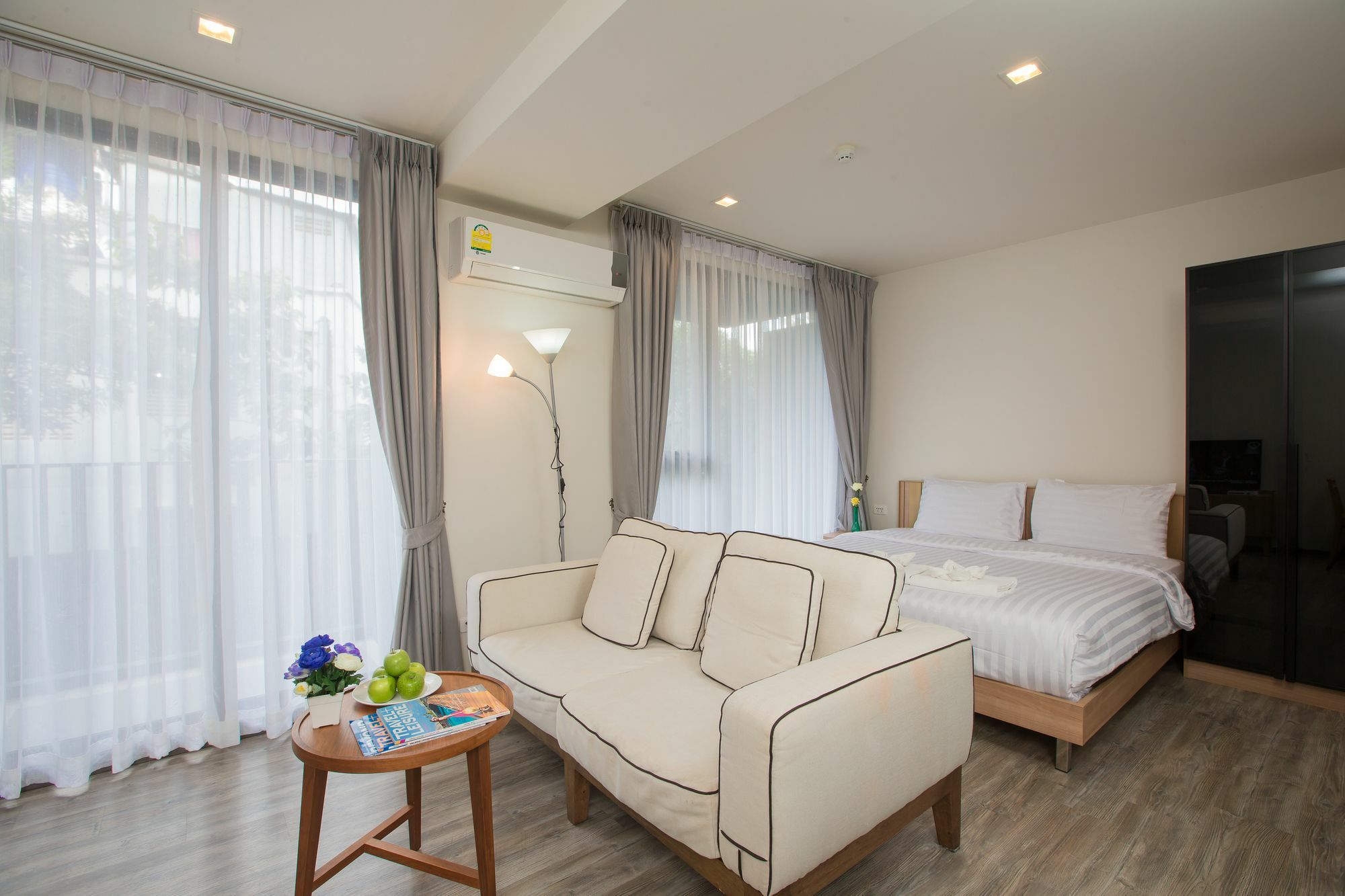 The Deck Condo Patong By Vip Buitenkant foto