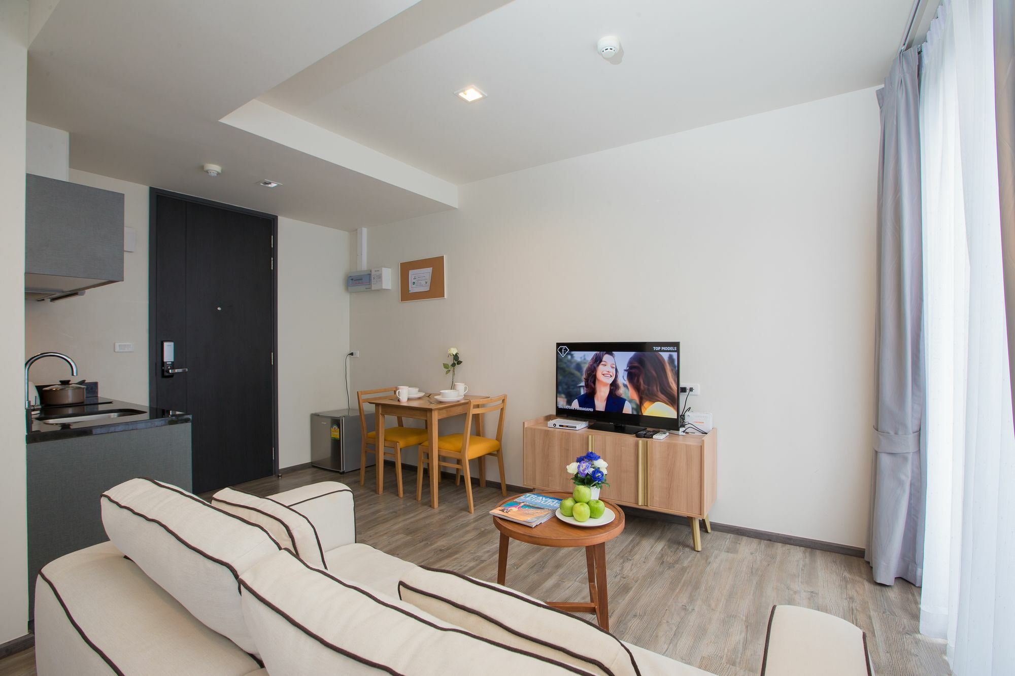 The Deck Condo Patong By Vip Buitenkant foto