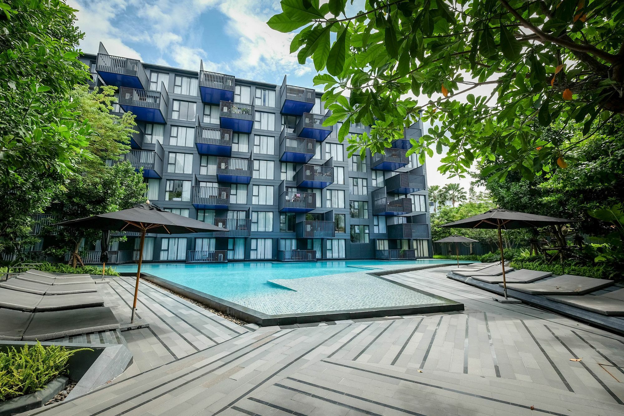 The Deck Condo Patong By Vip Buitenkant foto